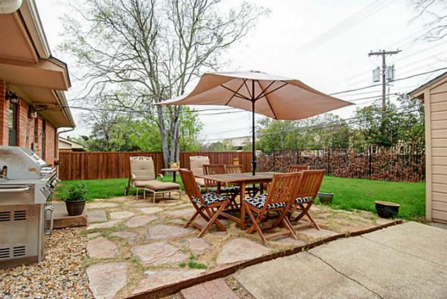 851-Peavy-Backyard