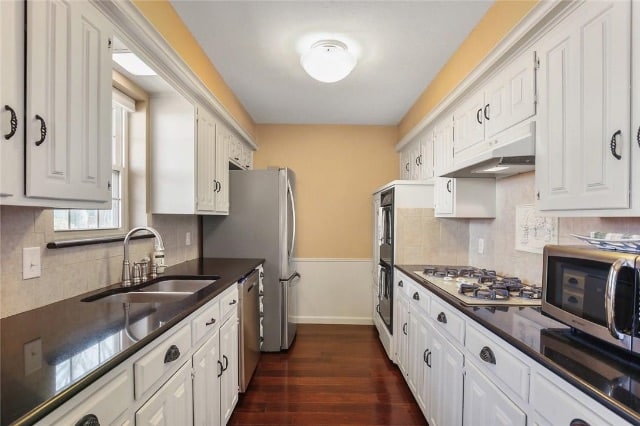 04_8541Capri_004_mls