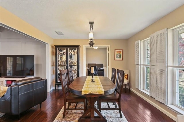 04_8541Capri_004_mls