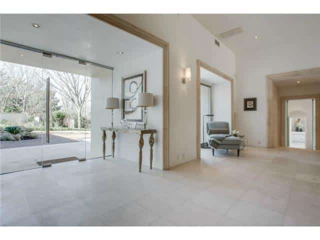 8626-Lakemont-foyer