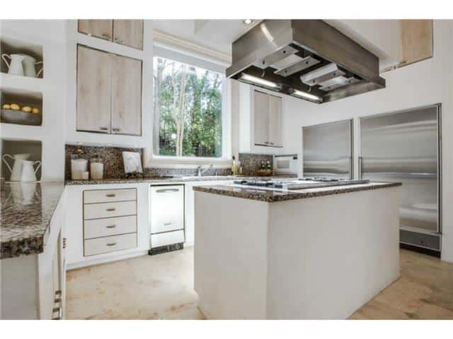 8626-Lakemont-kitchen-2