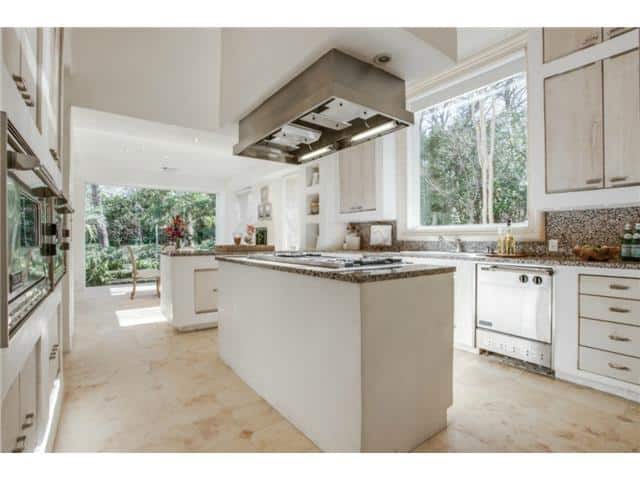 8626-Lakemont-kitchen1