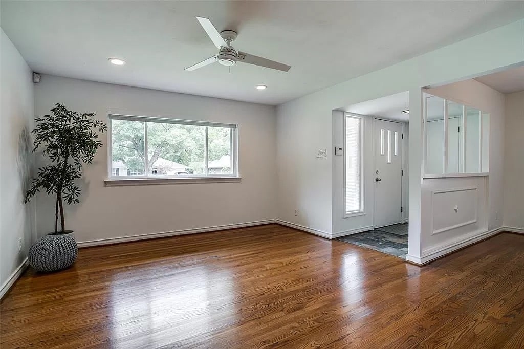 8824870D-278F-47ED-B77E-04195D48FFEE