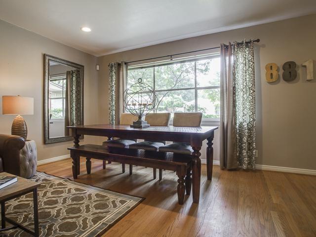 881-Berkinshire-Dining