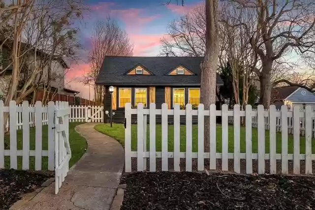 8814-San-Benito-Front