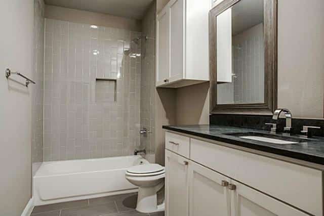 8836-Grenore-Second-Bath