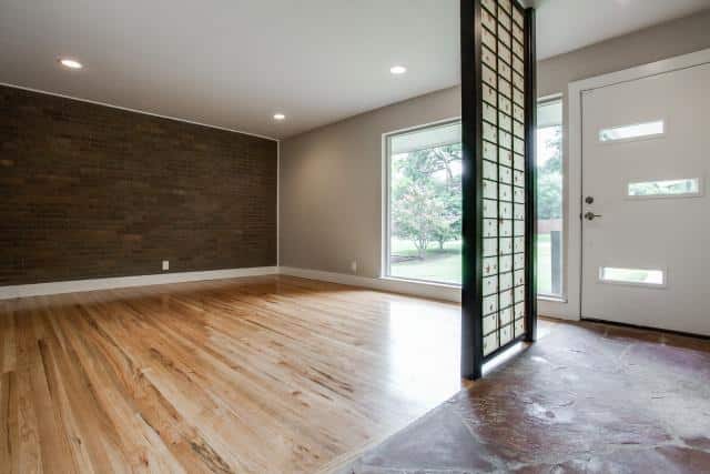 8911-Rolling-Rock-Living