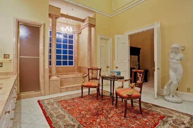 8915-Douglas-master-bath