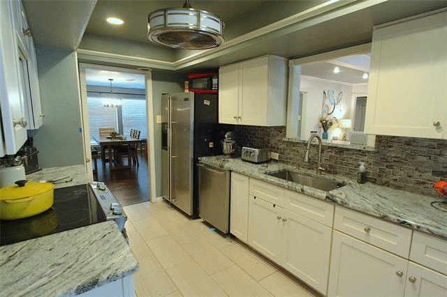 2C324B8B-5932-4EAB-9307-D79A98FF7FF4