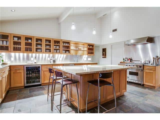 900-Bison-Trl-Kitchen