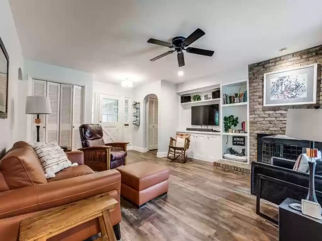 9016-Bretshire-Dr.-Front