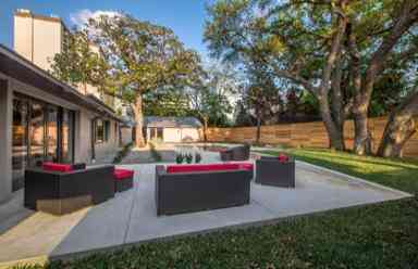 9026_McCraw_Drive_noe_de_leon_identity_real_estate_patio1-384x248