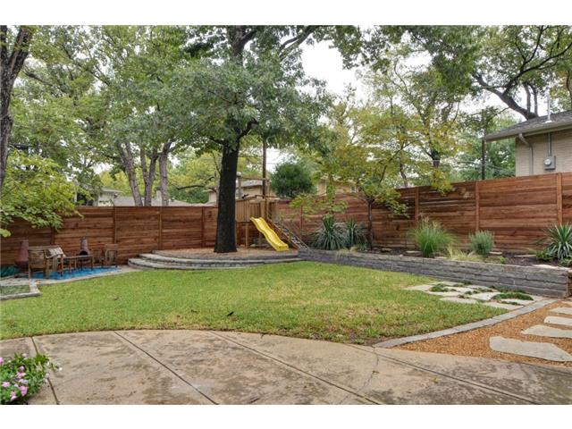 9221-Shoreview-Backyard