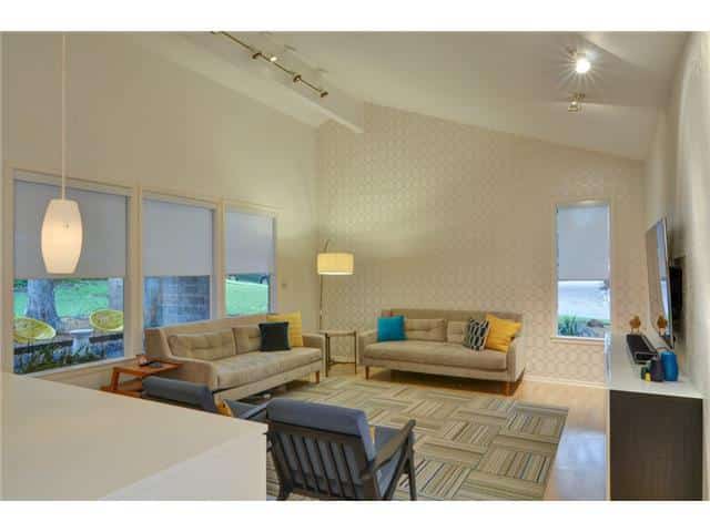 9221-Shoreview-Living-2