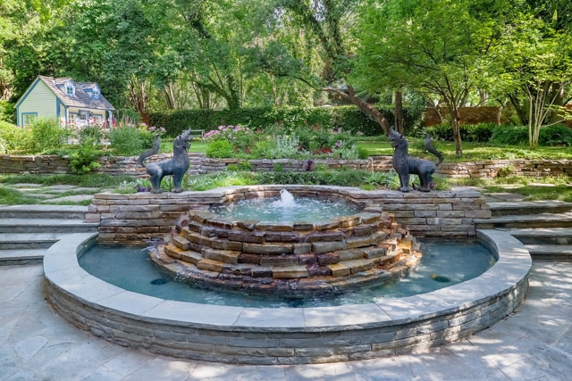 9250-Meadwobrook-master-sitting-1