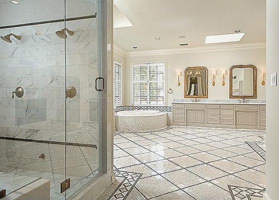 9346-Sunnybrook-master-bath-2-557x400