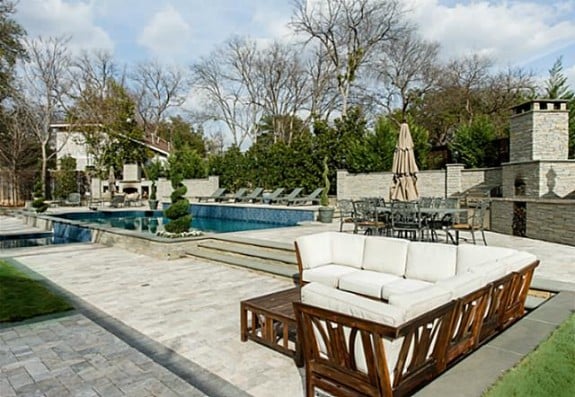 9346-Sunnybrook-outdoor-entertain-575x397