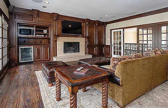 9346-Sunnybrook-upstairs-game-575x372