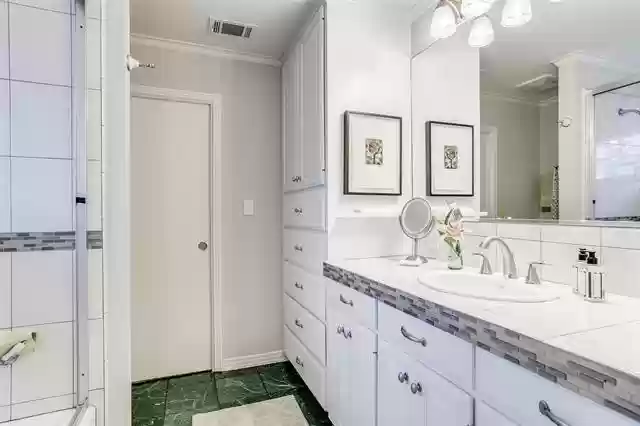 1BDB31B6-D303-49AE-A1D1-6F45294EFAA6