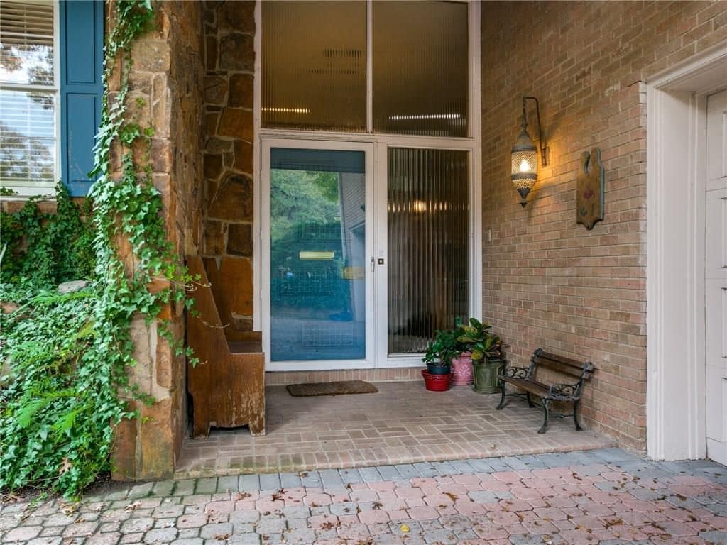 948-Forest-Grove-Front-Door-1024x768
