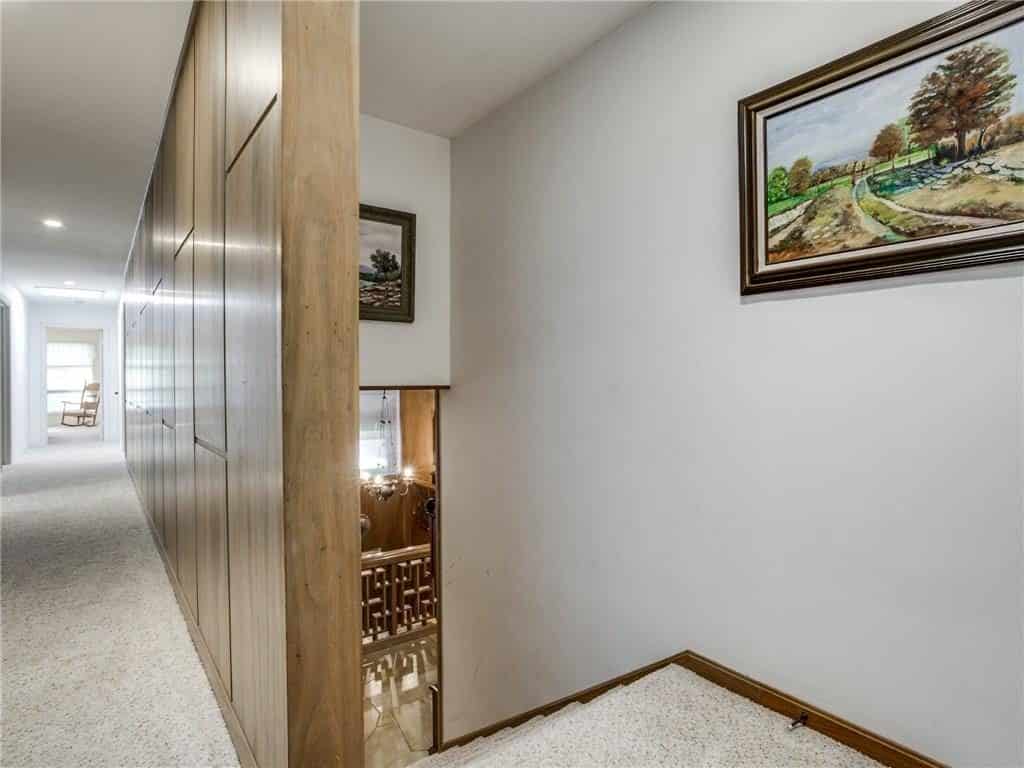 948-Forest-Grove-Hallway-Stairs-1024x768