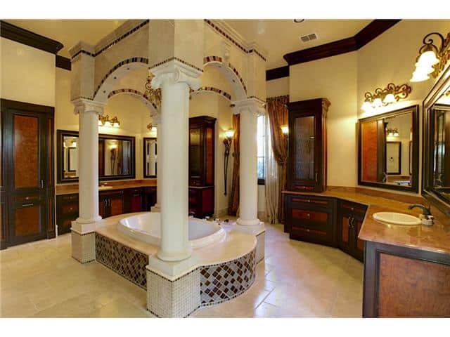 9517-Bella-Terra-master-bath