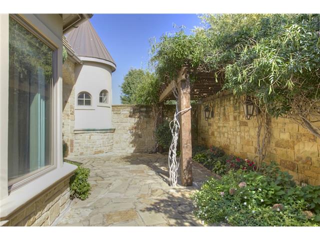 9517-Bella-Terra-patio