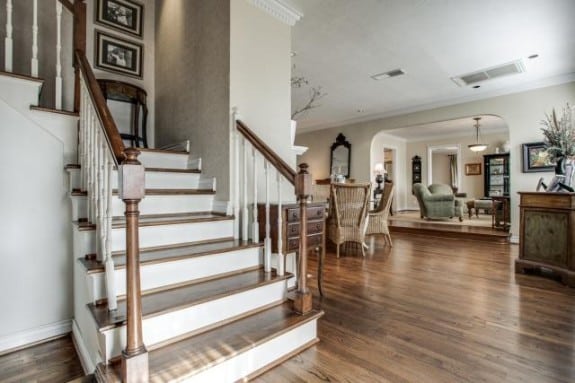 9520-Lake-Highlands-Entry-575x383