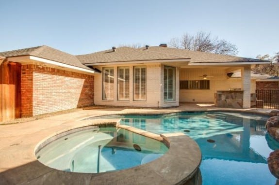 9623-Windy-Terrace-backyard-575x383