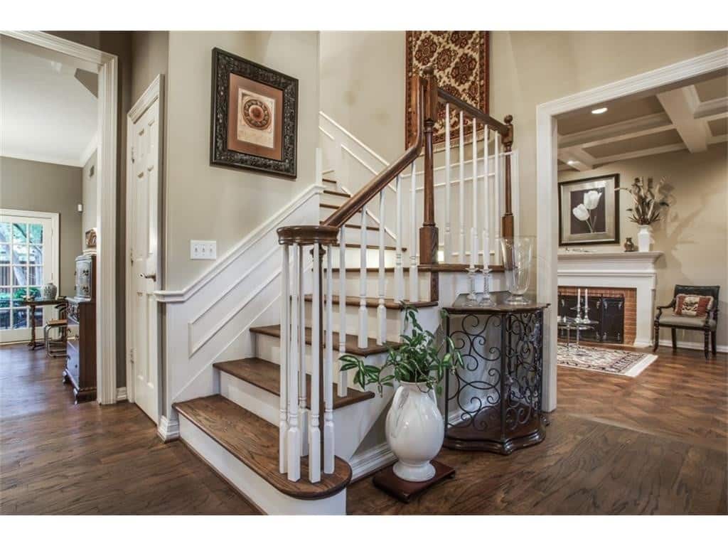 9634-Hilldale-foyer-1024x768