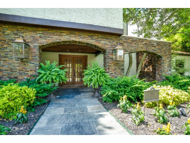 9706-Faircrest-Entry