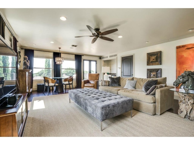9706-Faircrest-Family-Room