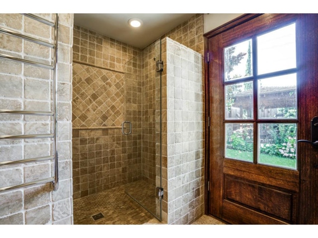 9706-Faircrest-Master-Bath-Shower