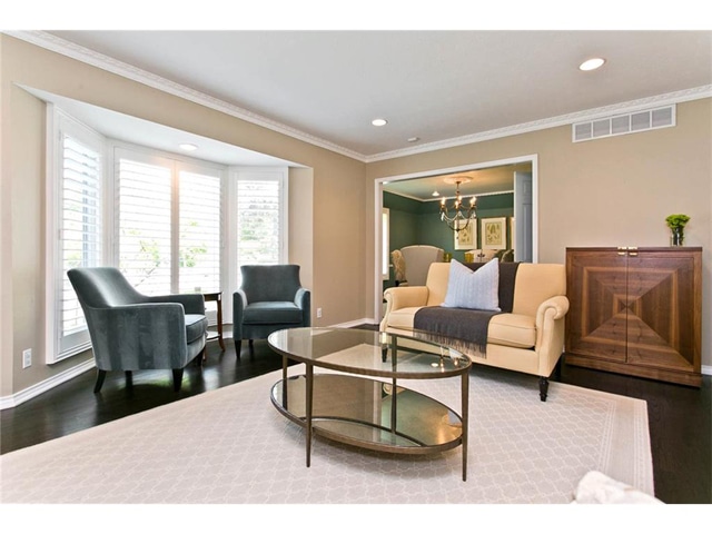 9722-Boedecker-Formal-Living