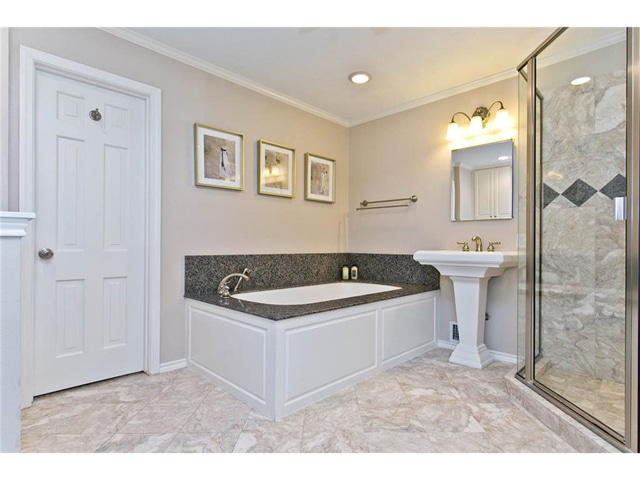 9722-Boedecker-Master-Bath