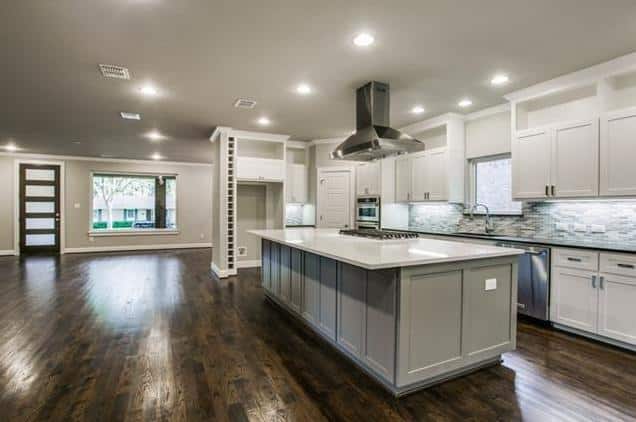 9725-Shadydale-Kitchen-2