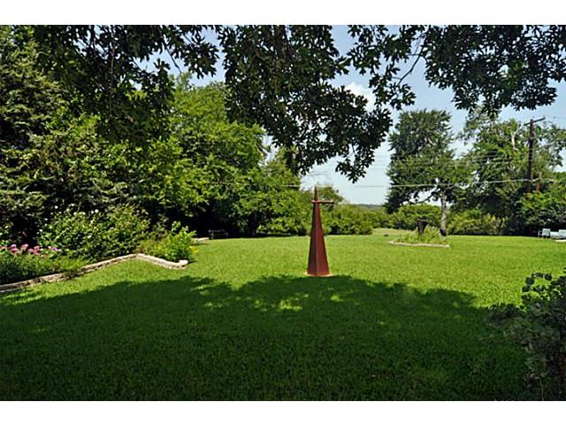 9729-Van-Dyke-Backyard