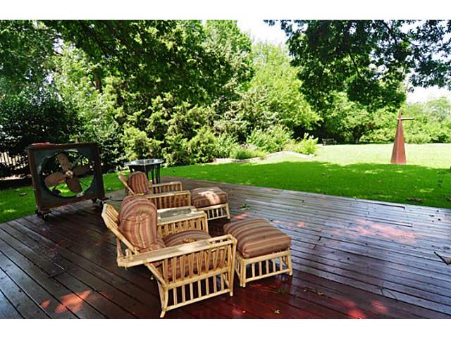 9729-Van-Dyke-Deck-2