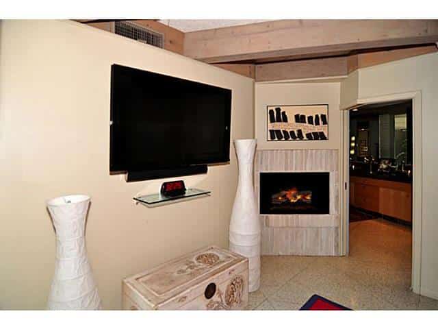 9729-Van-Dyke-Master-Bed