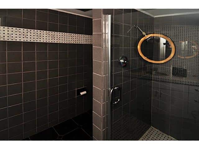 9729-Van-Dyke-Othe-rBath-2