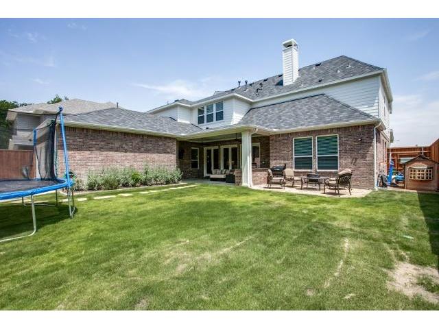 9748-Spring-Branch-Drive-yard
