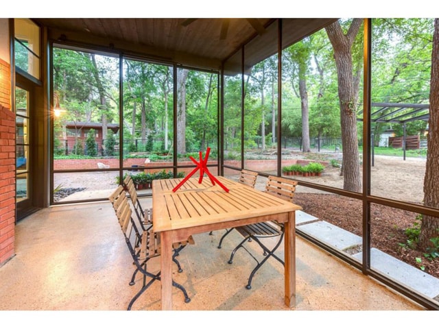 983-Sylvania-Screened-Patio-2