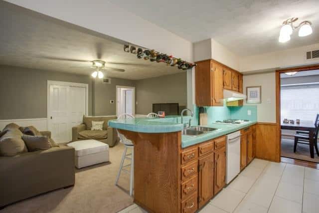 9930-Cloister-Kitchen-Family