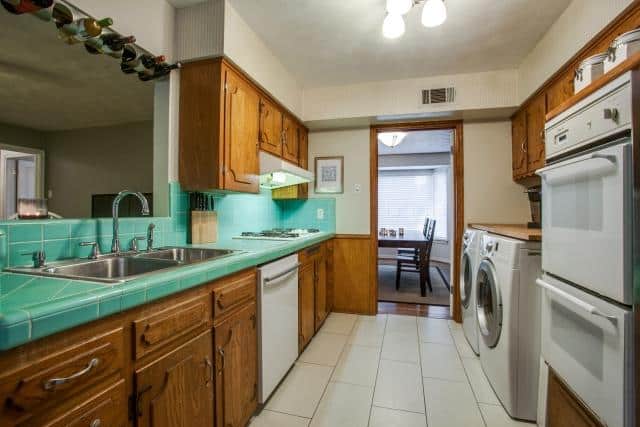 9930-Cloister-Kitchen