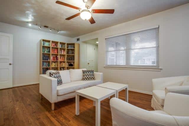 9930-Cloister-Living-Entry