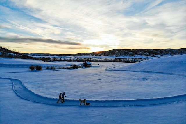 AMRC-Sunset-Snowshoeing-2