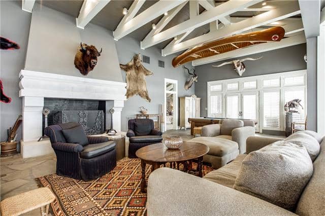 Agarita-Circle-living