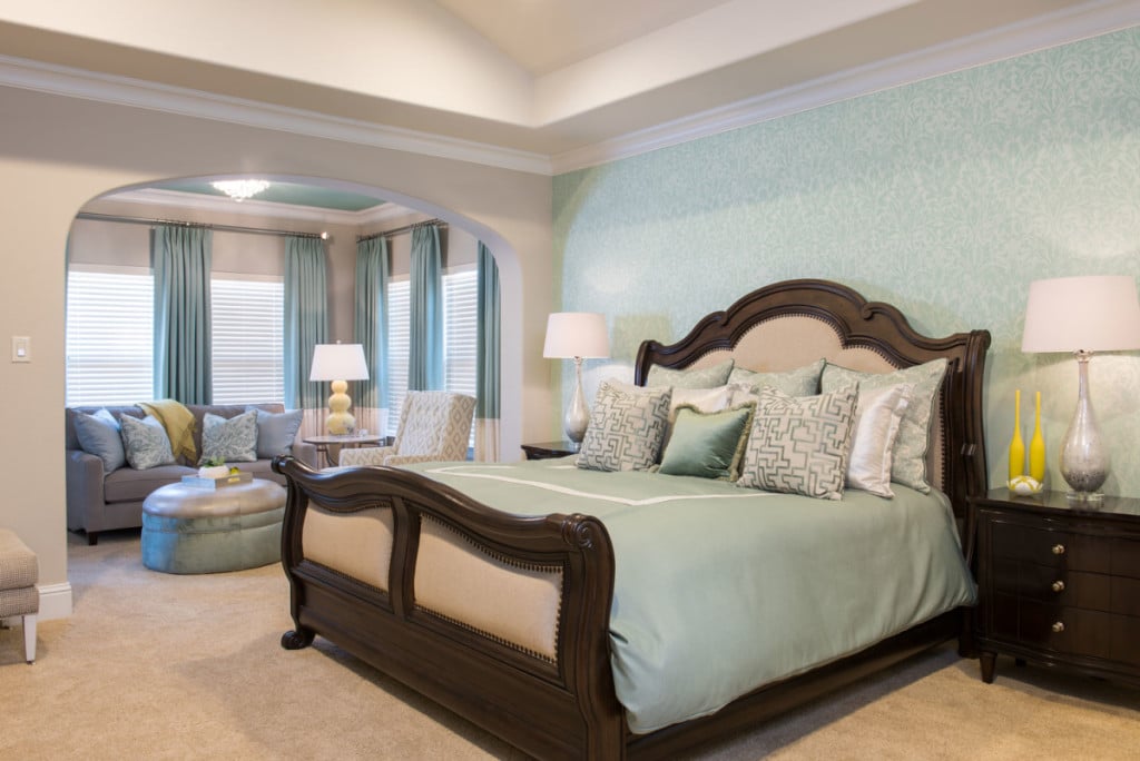 Barbara-Gilbert-las-colinas-bedroom-interior-1024x684