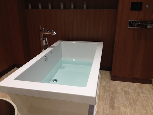 Bathtub-fancy