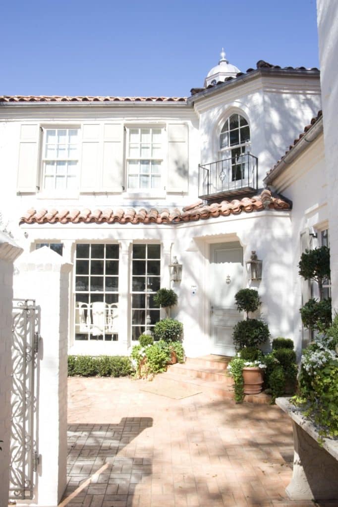 Beverly_002-682x1024